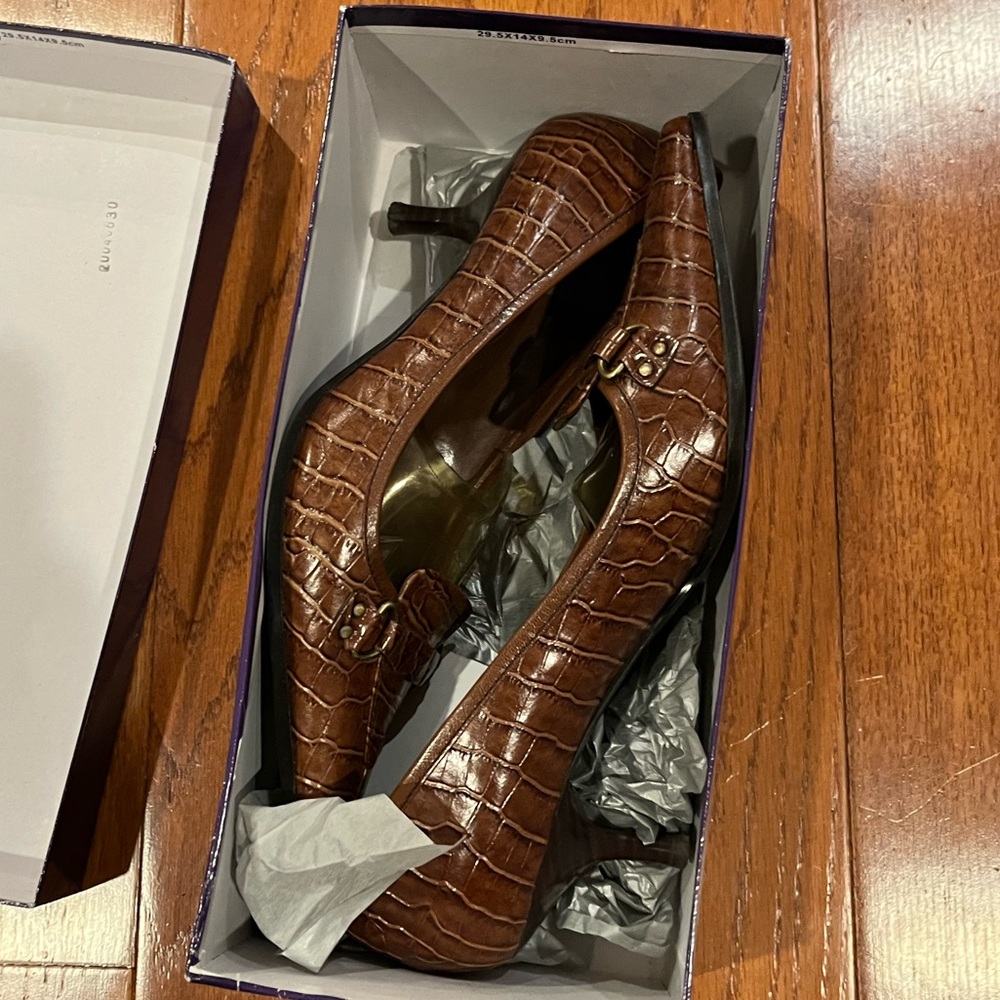 Enzo Angiolini kitten heels 8.5 brown croc